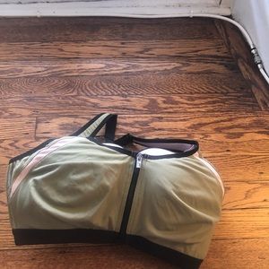 VICTORIA SECRET SPORTS BRA!
